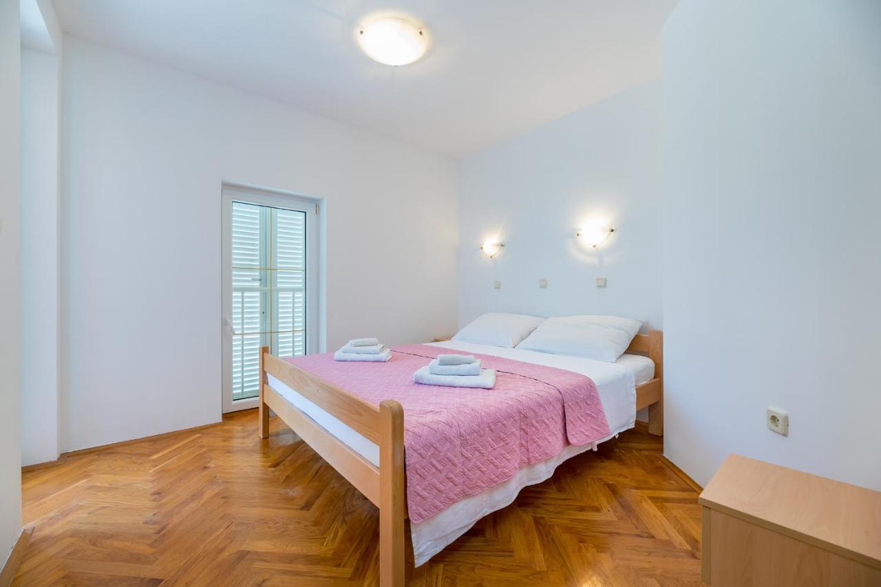 Apartments Melania & Antonia Baška Eksteriør bilde